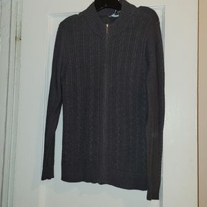 Cable knitt sweater